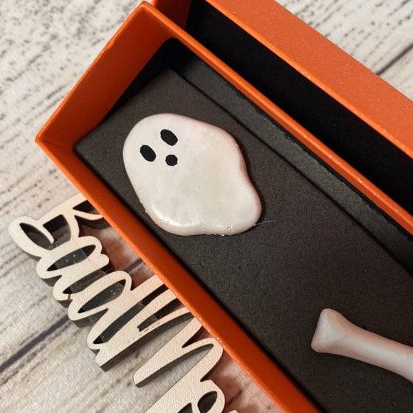 *The Dark Times Handmade Clay Ghost Boo Bone Fangs Halloween Badge Pin Set - Picture 2 of 4